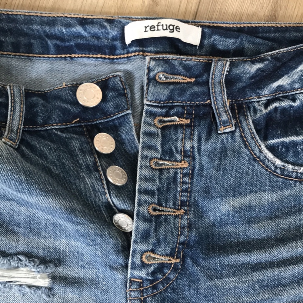 🔸3🔸 Refuge Jean Shorts - Picture 5 of 13